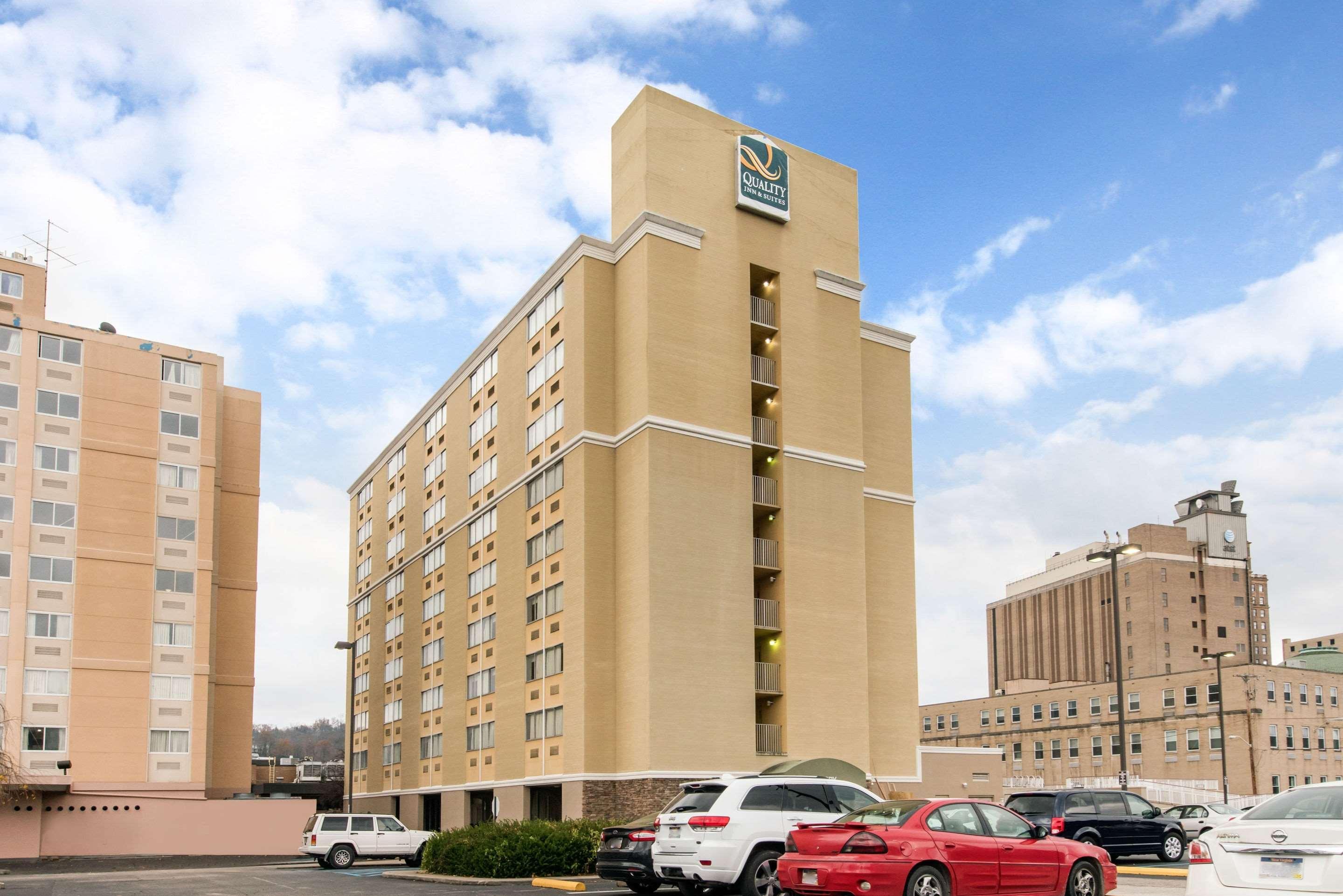 Quality Inn & Suites Charleston Exterior photo